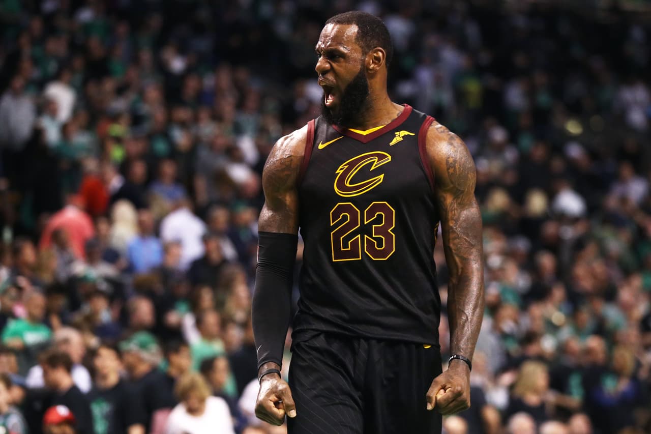 LeBron pone fin al supuesto altercado con JR Smith: "Tenemos que seguir adelante"