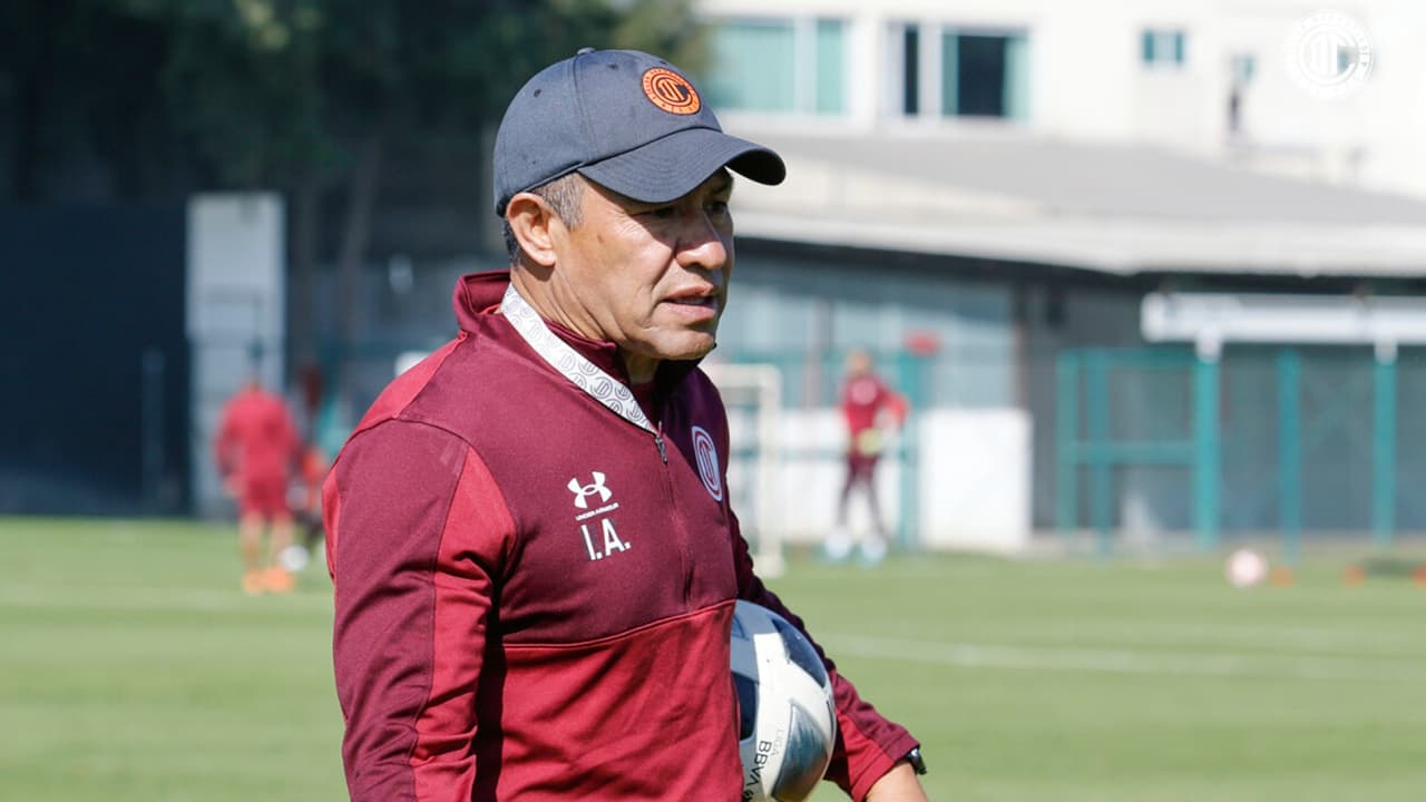 El Barcelona es la máxima inspiración de Nacho Ambriz como DT