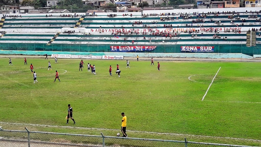 Equipo en Ecuador golea 25-0 y clasifica a segunda ronda del torneo