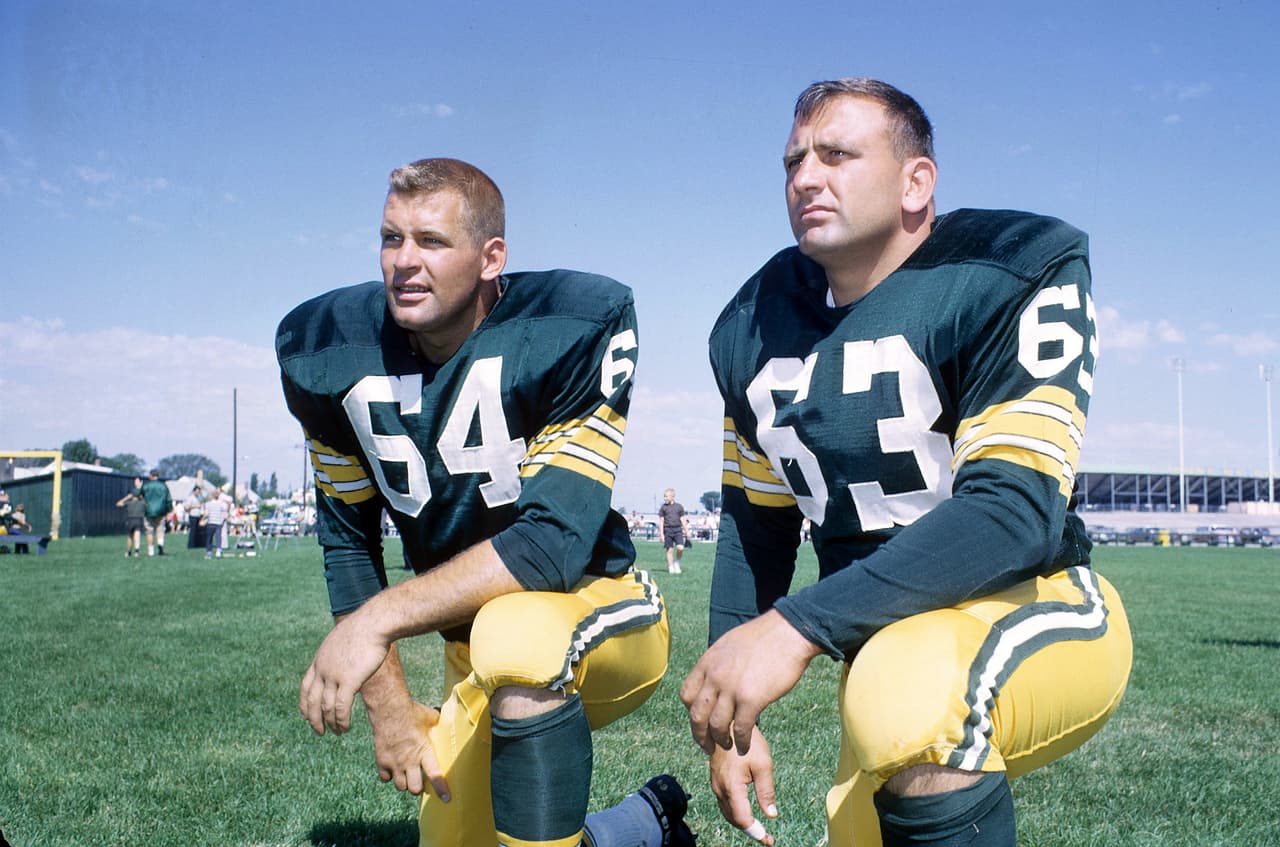 Green Bay Packers Jerry Kramer (64) and Fuzzy Thurston (63) are seen. (AP Photo/Vernon Biever)