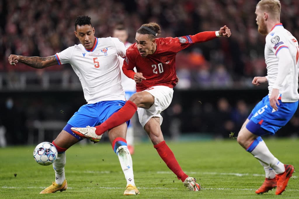 Escocia logró vencer 0-2 en su visita a Moldavia, Austria vence fácilmente a Israekl con un marcador de 4-2 y Dinamarca le pega fácilmente 3-1 a Isalas Feroe.