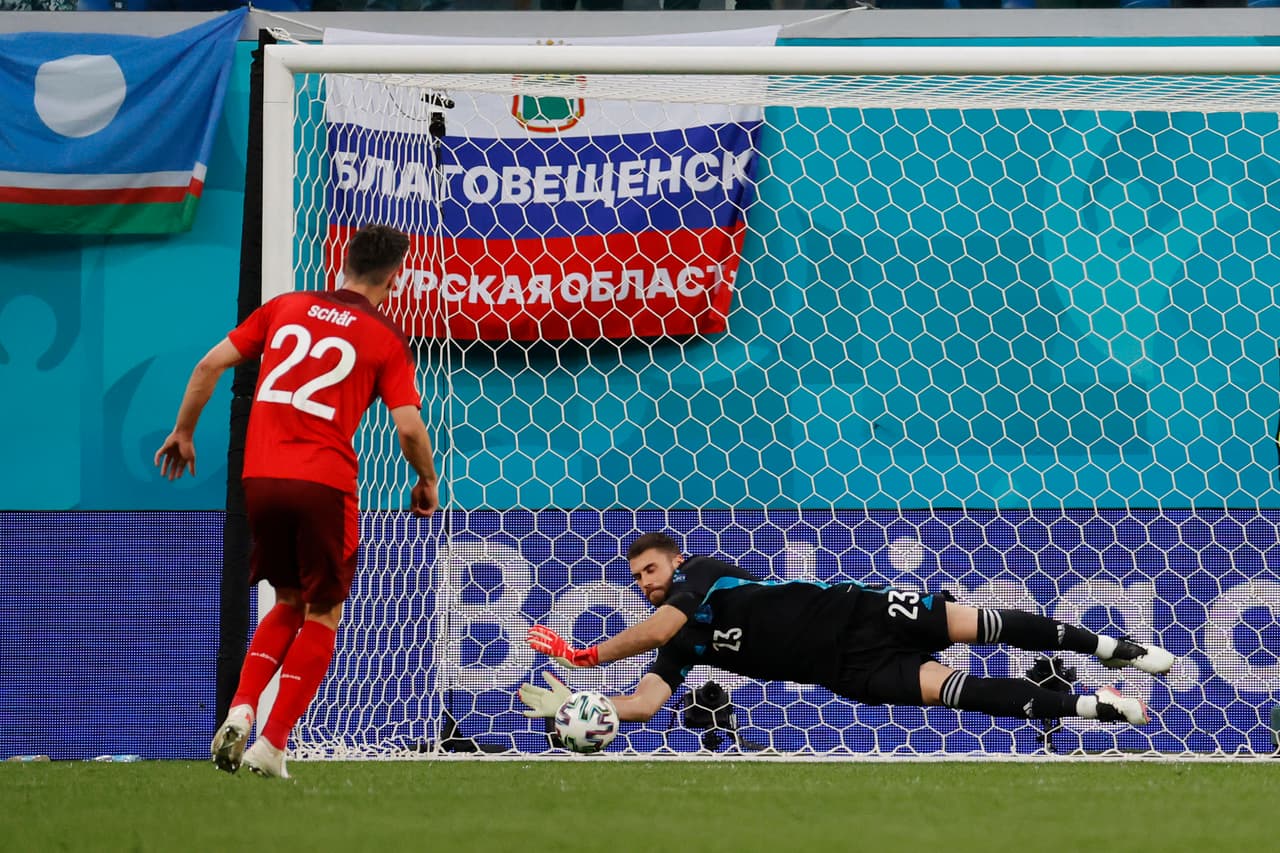 España tuvo que llegar hasta la tanda de penales para ganar el boleto a la Semifinal de la Eurocopa con Unai Simón como protagonista.