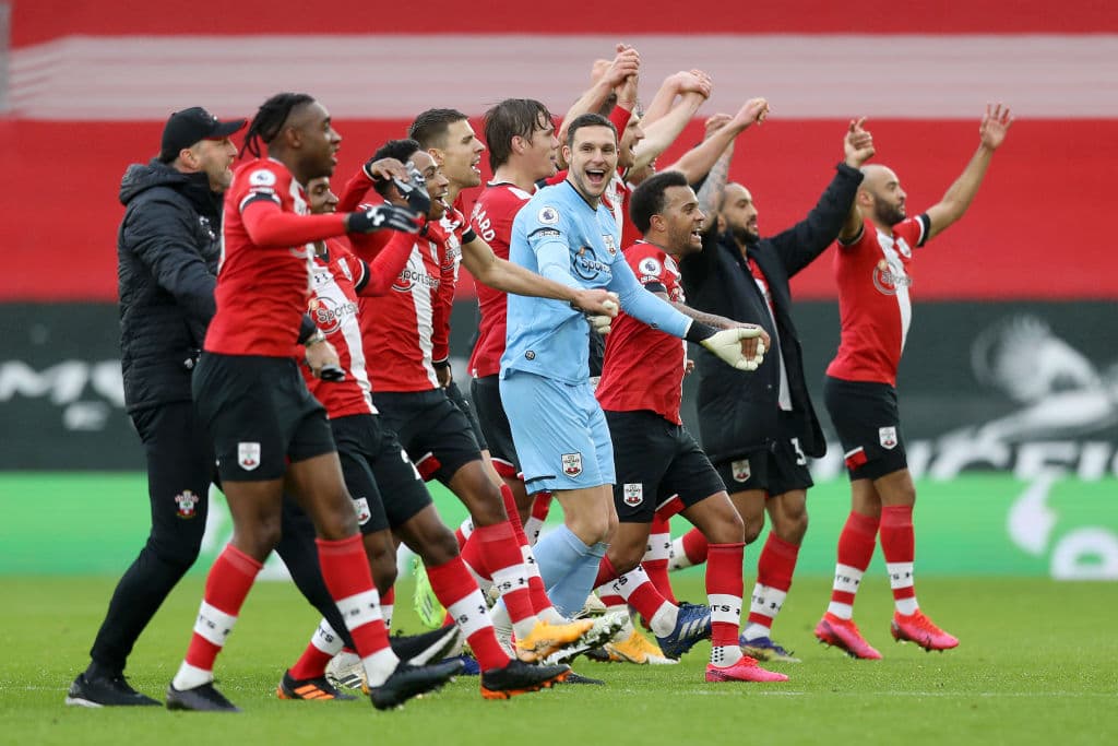 Sheffield united es derrotado ante el Southampton 3-0 en la Premier League. Los goles corrieron a cargo de Che Adams, Stuart Armstrong y Nathan Redmond, y con esto, los ‘Saints’ ya se colocan terceros en la tabla con 23 puntos.
