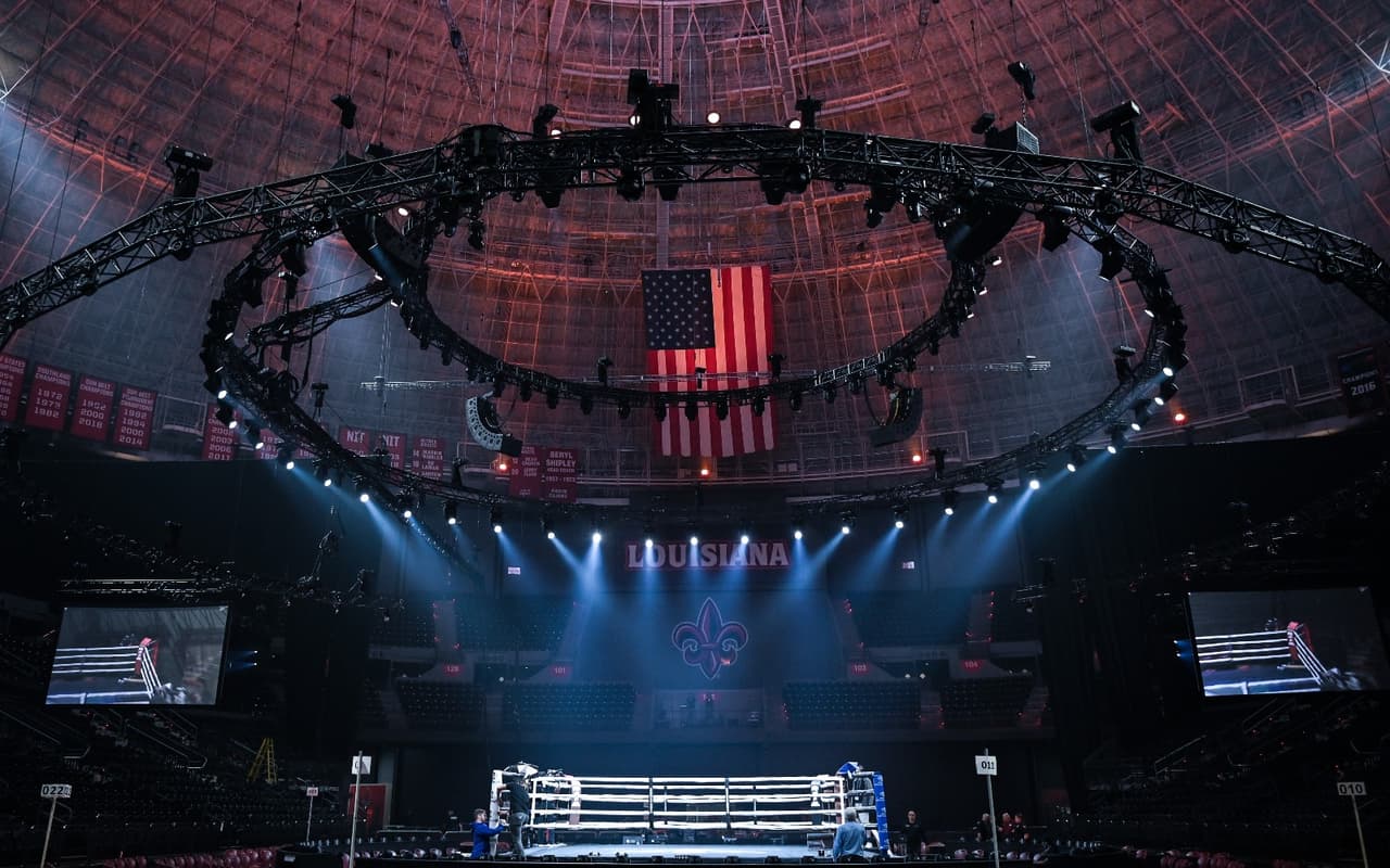 El Cajumdome de Lafayette, Luisiana, fue el escenario de las Semifinales de la World Boxing Series en peso superligero y gallo.