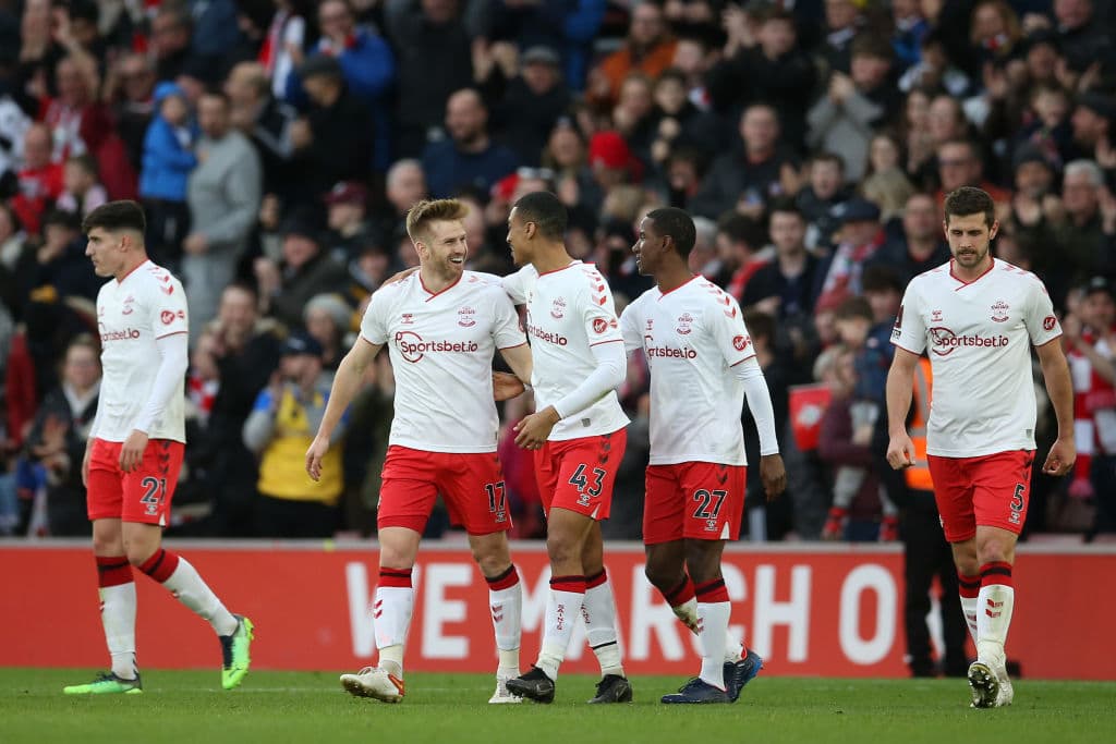 Chelsea vence por la mínima 2-1 al Plymouth Argyle, Everton vence fácilmente 4-1 al Brentford, El manchester City golea 4-1 al Fulham y el Southampton logra vencer 2-1 al Coventry City en los tiempos extras.