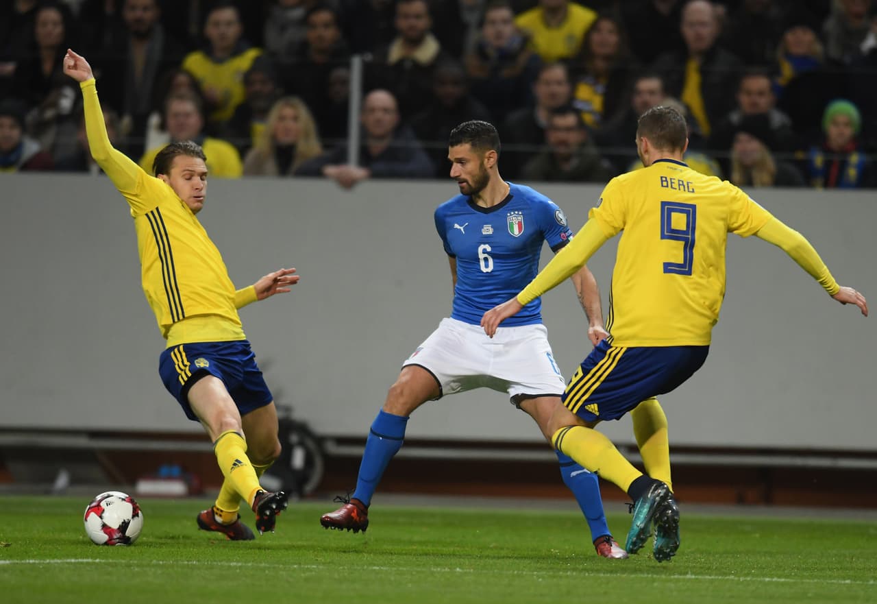 La zona baja de Suecia es el punto fuerte del equipo, algo similar a Bosnia, el encuentro sirve de fogueo para generar llegadas y experimentar la presión de defensas ordenadas.
<br>