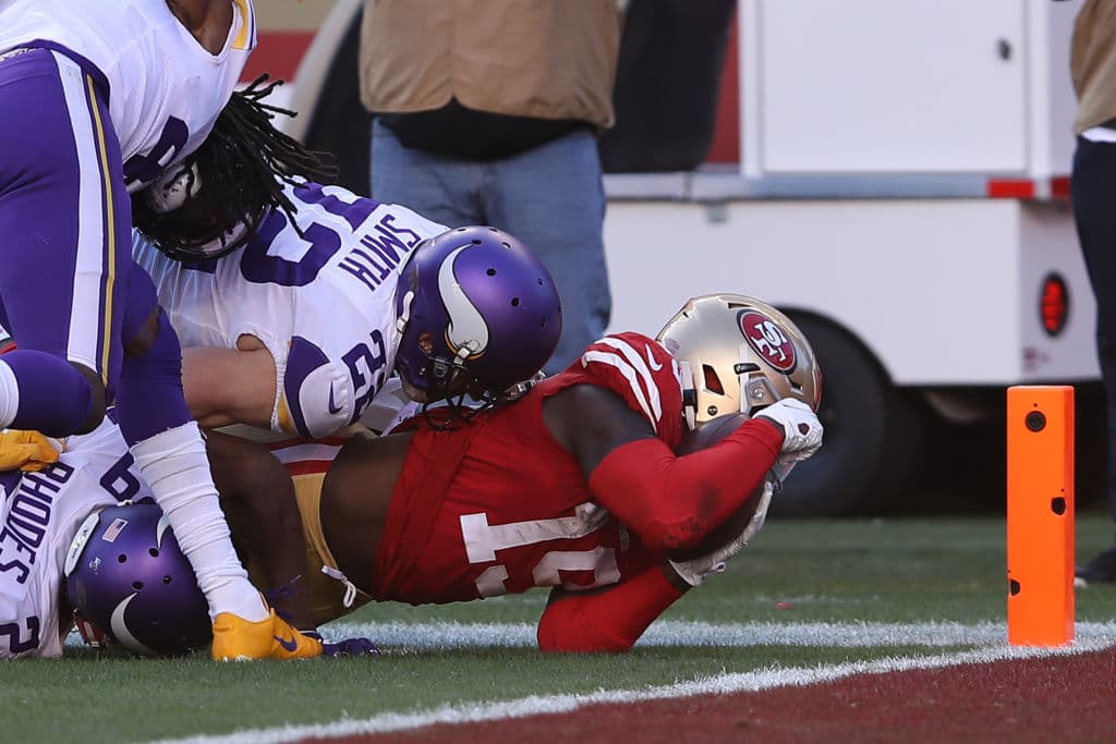 San Francisco se impone 27-10 a los Minnesota Vikings en el Levi's Stadium.