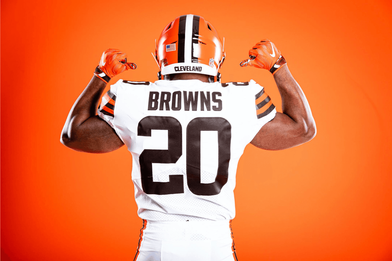 Así luce la nueva imagen de los Browns, con algunos ajustes en las combinaciones y cambio de tipografía de los números.