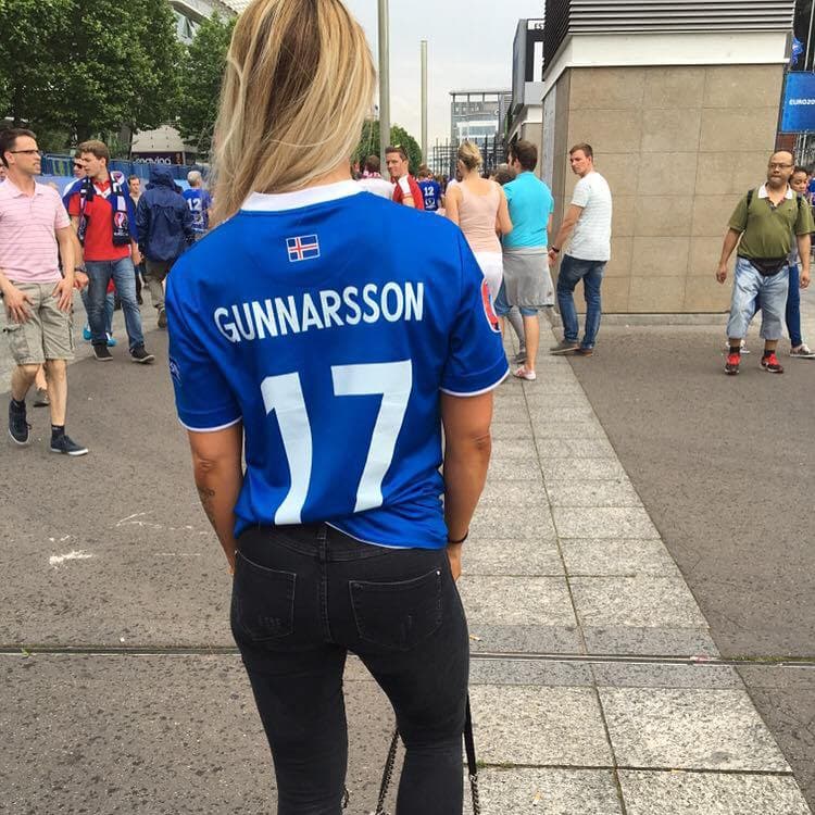 Kris Jonasdottir, pareja del jugador Aron Gunnarsson, fue una de las bellas fanáticas que tuvo la selección de Islandia en la Eurocopa,