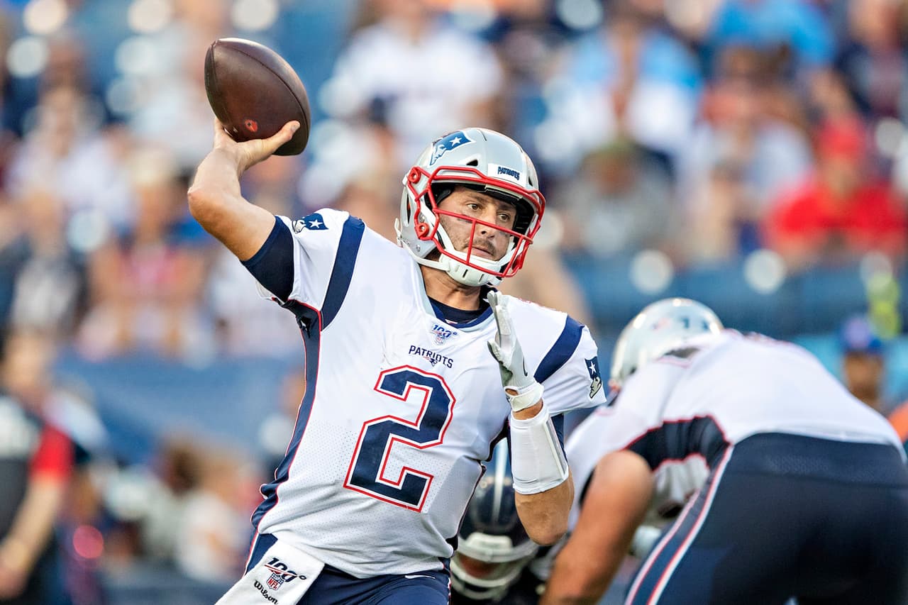 Patriots se refuerza con el quarterback Brian Hoyer