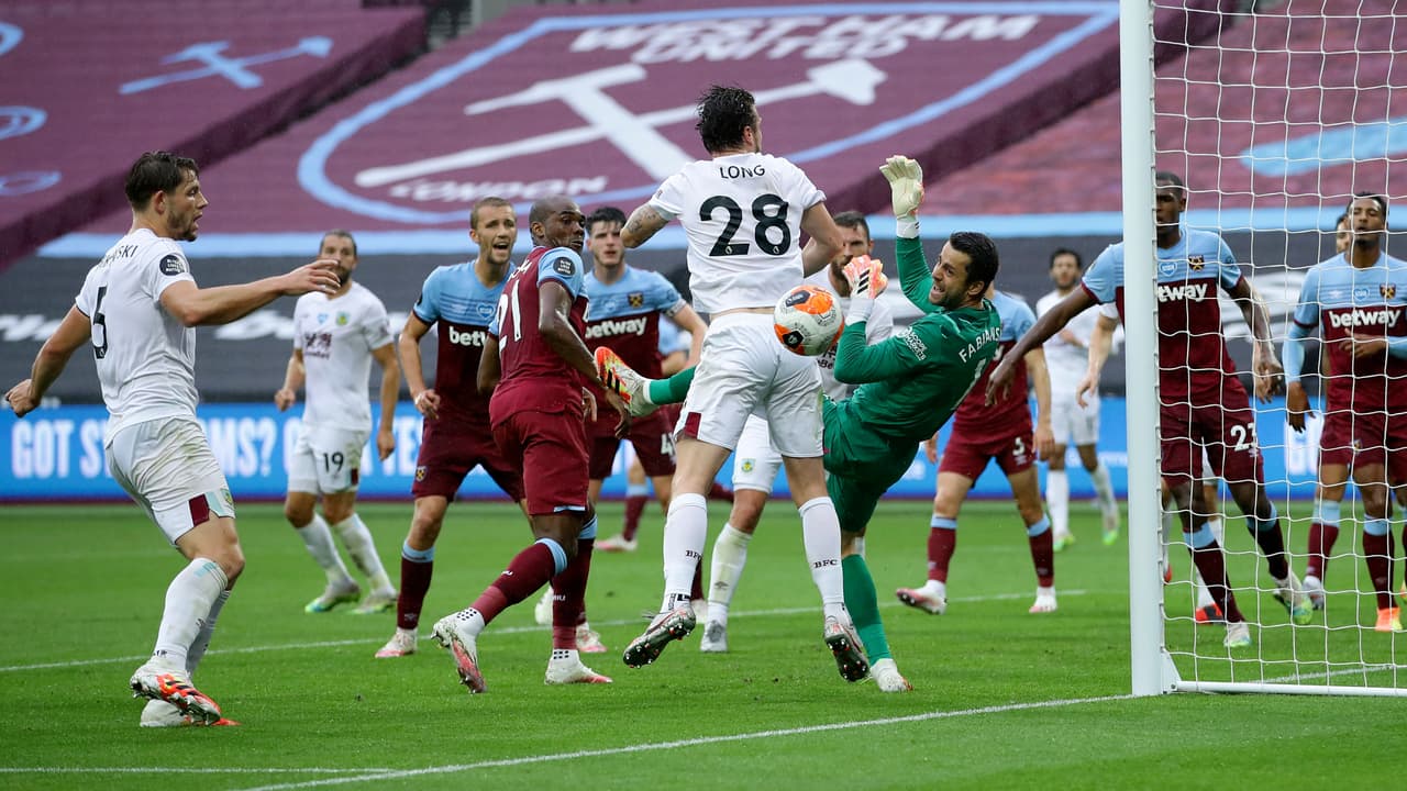 West Ham no hace pesar la localía y con un solitario gol de Jay Rodríguez, el Burnley les hace la diablura en casa.
