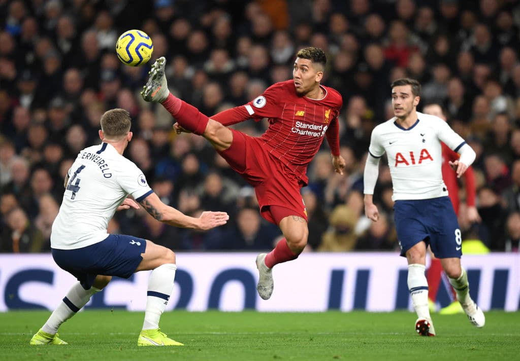 Con solitario gol de Roberto Firmino al minuto 38, Liverpool gana y extiende su poderio en la Premier League.