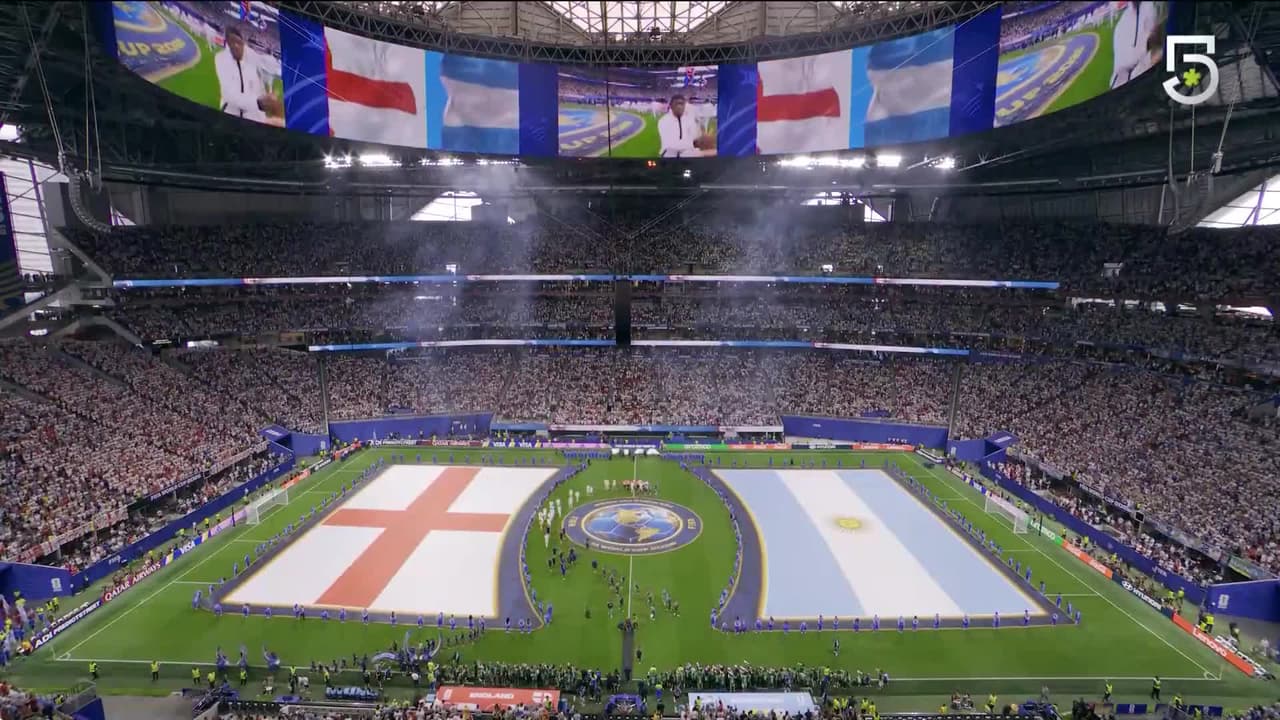 Aficiones de Inglaterra y Argentina abuchean himnos nacionales