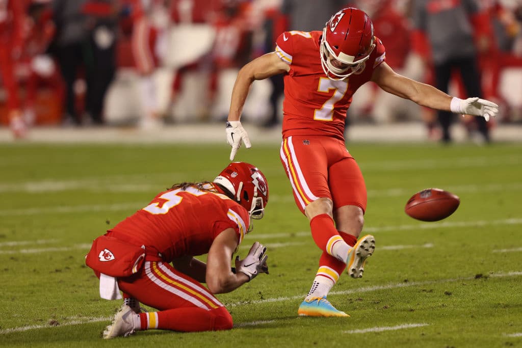 Denver tuvo la ventaja durante más de dos cuartos enteros, pero no es suficiente y terminan cayendo en casa 16-22 frente a los Chiefs.