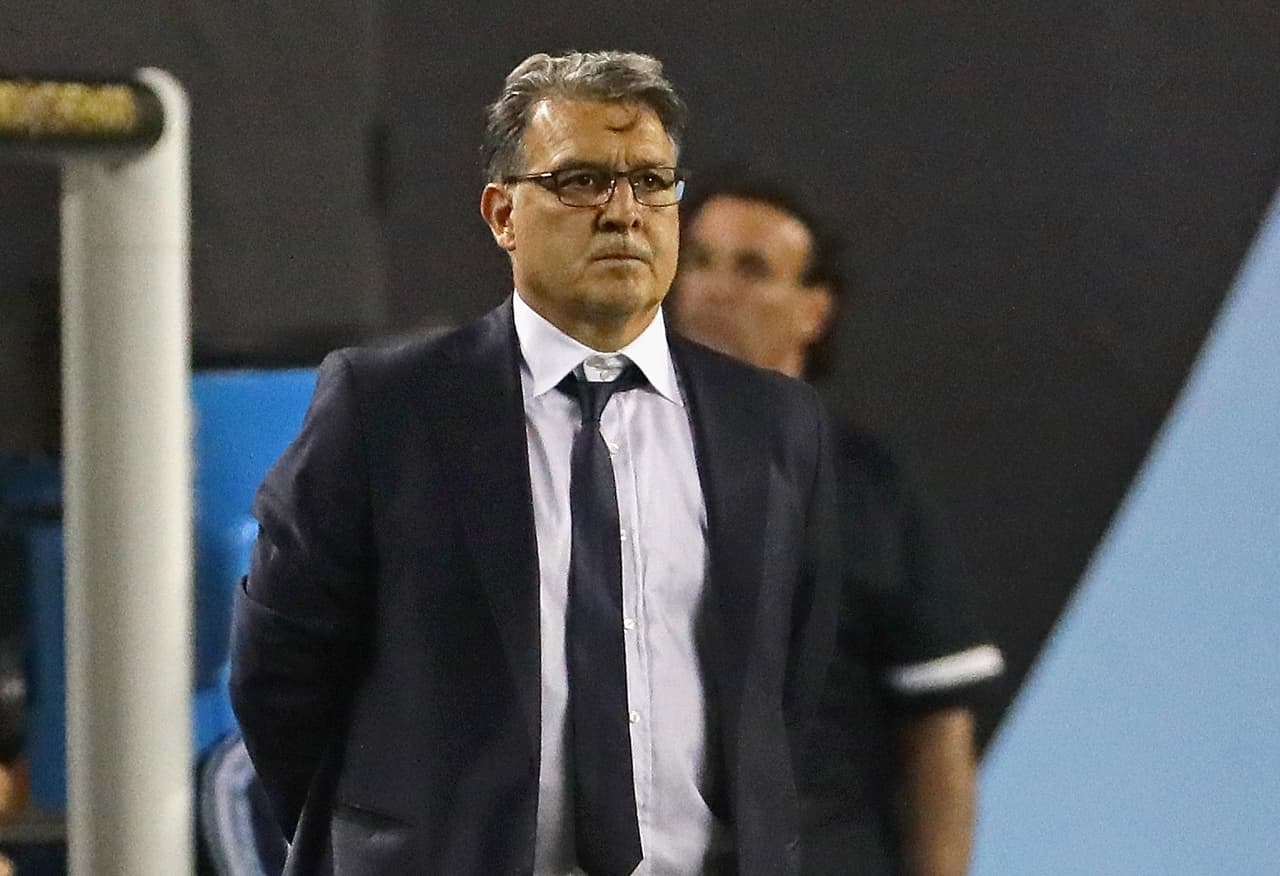 ¡El ‘Tata’ estampó la ‘poderosa’! Gerardo Martino ya firmó su contrato con el Tri