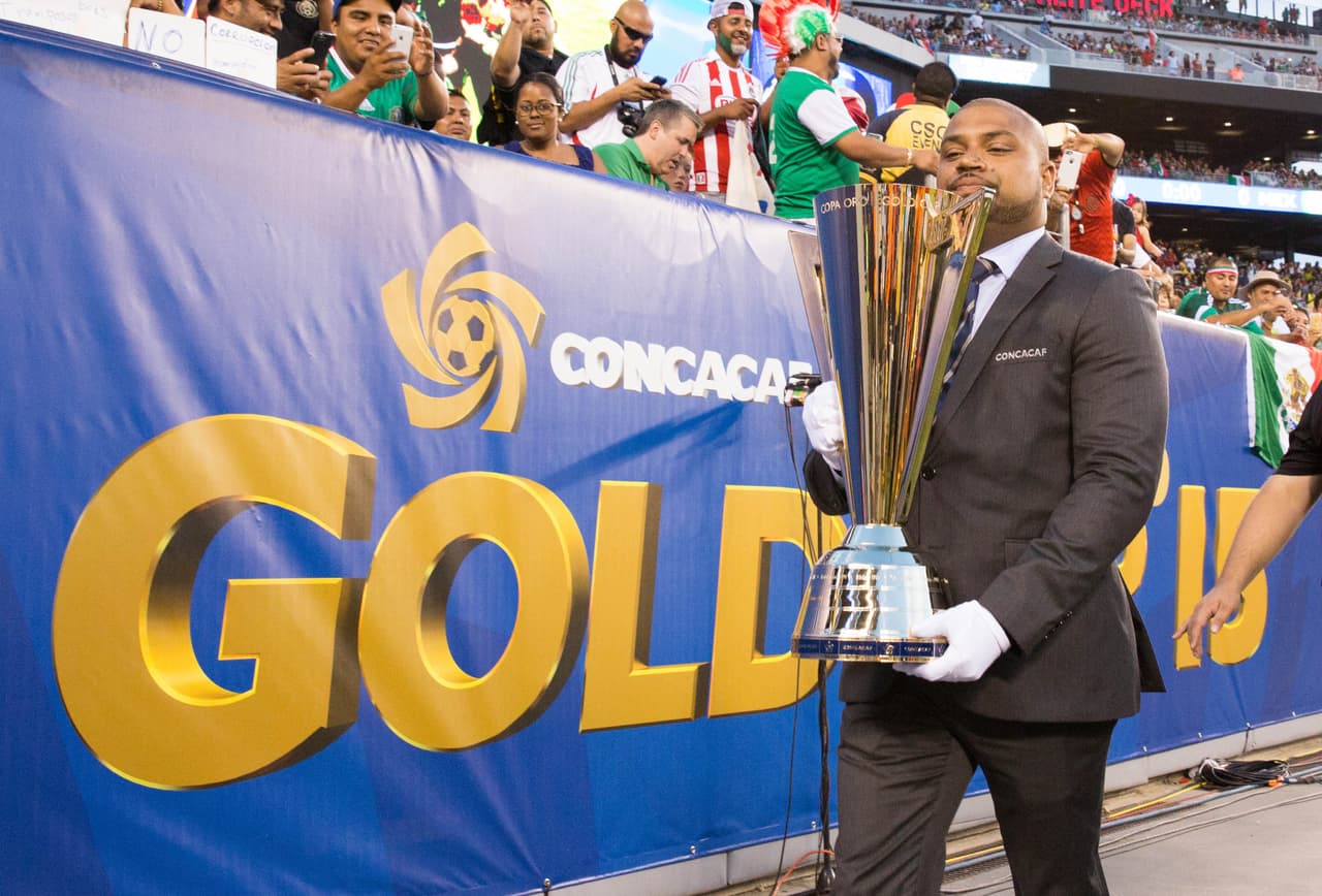 Custodiado por expertos, el trofeo de la Copa Oro de la CONCACAF. (Crédito: USA Today Images)