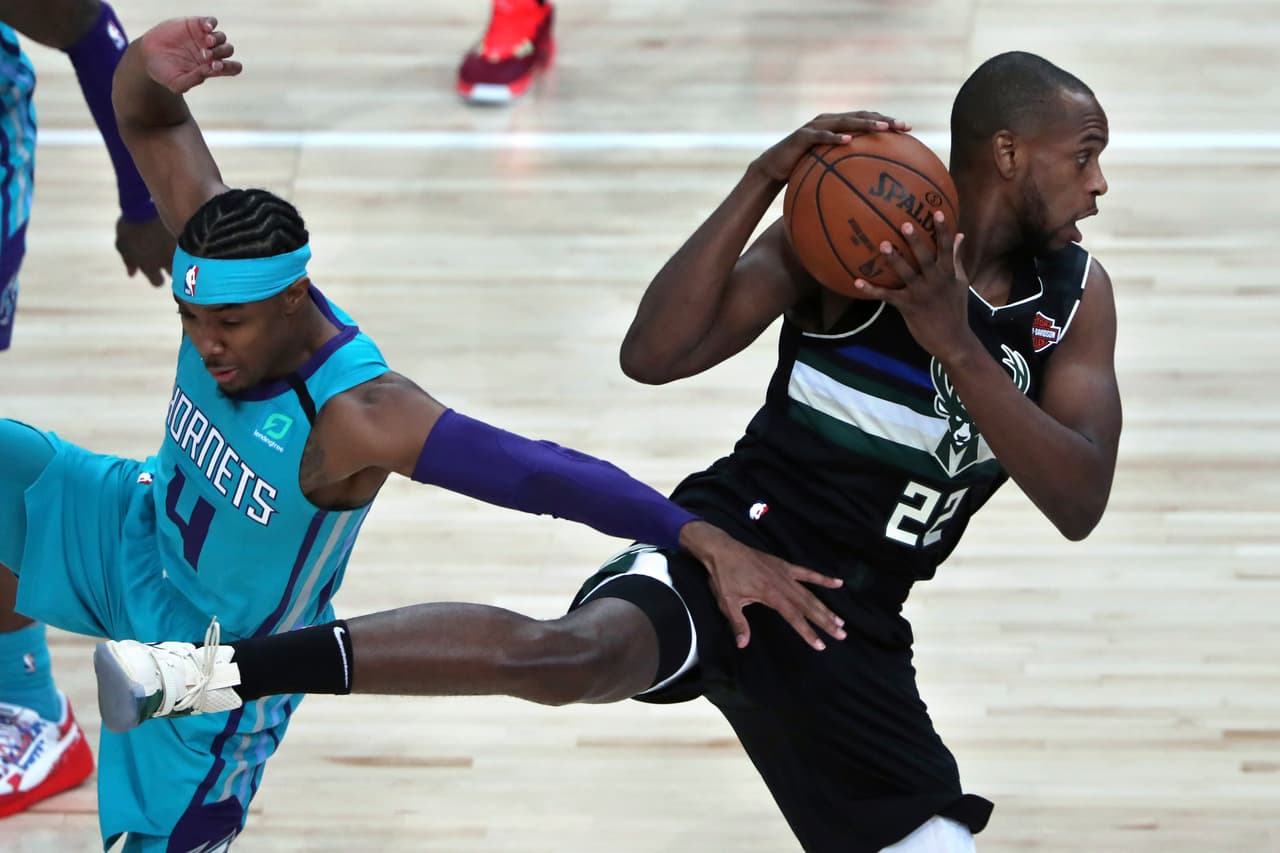 Con los ojos puestos en el juego All-Star, es posible que Khris Middleton sea llamado a éste por ser el segundo jugador en tener una temporada 50/40/90. Eric Bledsoe podría ser otra opción pero sus números han bajado esta temporada. La agenda de Milwaukee se empieza a poner más apretada.