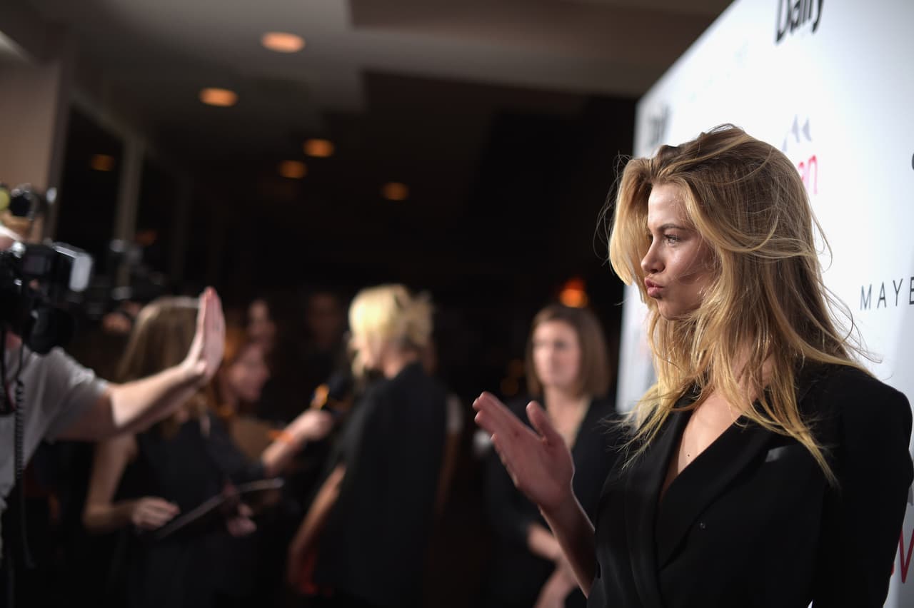 La estrella de los New England Patriots, Rob Gronkowski, tuvo a esta belleza como compañera para la portada de la revista GQ de junio y mostrar la vida al estilo 'Gronk'.