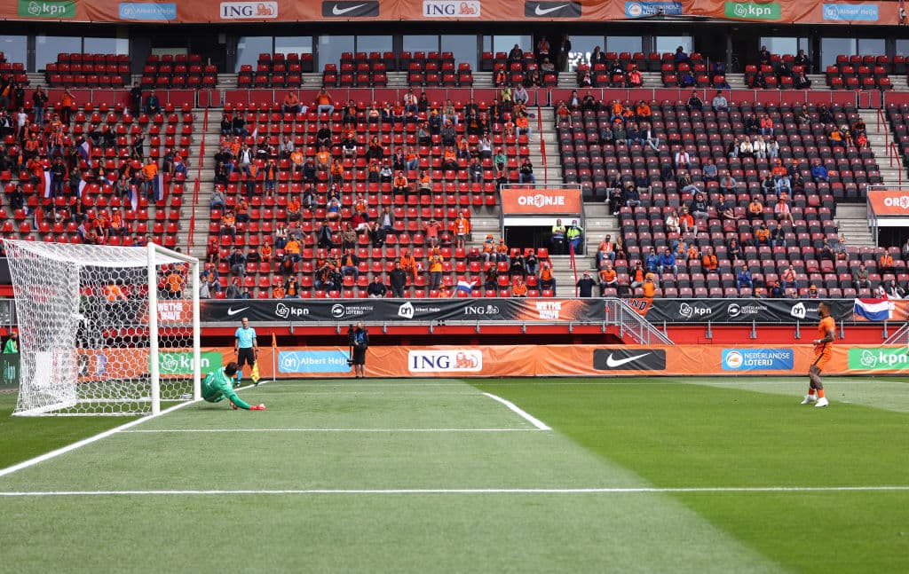 Holanda golea tranquilamente a Georgia 3-0 durante partido internacional amistoso. Memphis Depay, Woult Weghorst y Ryan Gravenberch le dieron la victoria a la 'Naranja Mecánica' y ya están listos para arrancar la Eurocopa contra la selección de Ucrania el próximo 13 de junio.