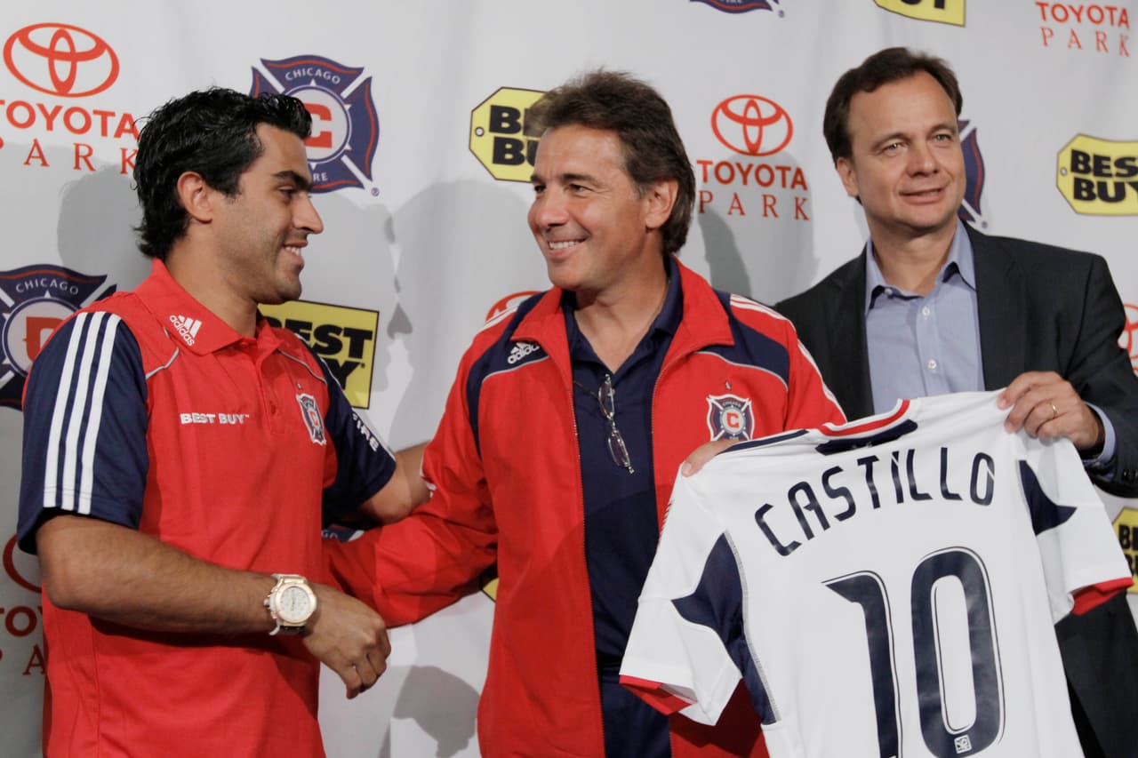 En 2010, Nery Castillo llegó a Chicago Fire como reemplazo de Blanco pero su labor fue mucho más discreta.