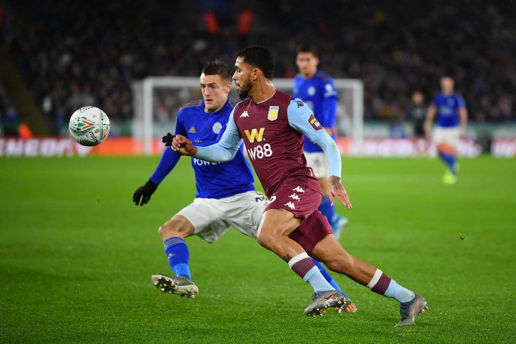 El Leicester City empata 1-1 con el Aston Villa; Guilbert abrió el marcador para la visita, Iheanacho igualó la ida de la semifinal de la Carabao Cup.