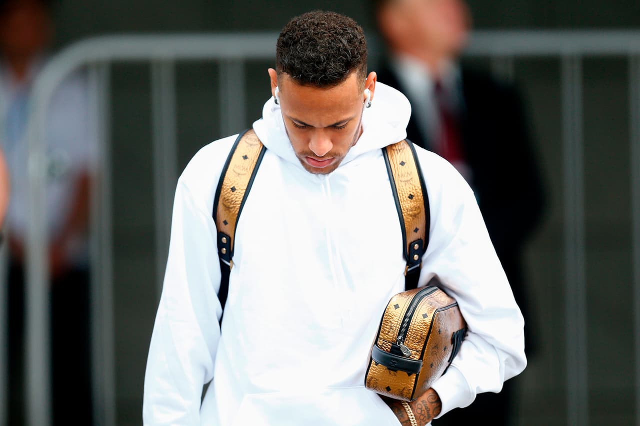 Sin duda, uno de los más aclamados por la prensa y los aficionados que estaban en el hotel era Neymar.