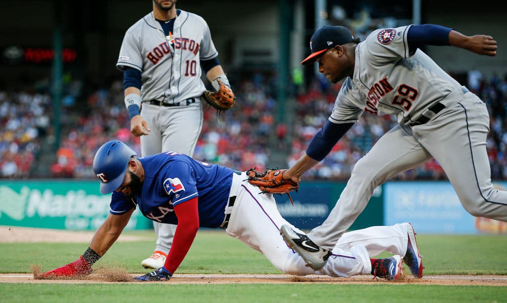 Lynn, quien firmó un acuerdo de 30 millones de dólares por tres campañas como agente libre en invierno después de lanzar para los Minnesota Twins y los New York Yankees en 2018, registra marca de 8-0 y efectividad de 3.90 en 10 aperturas en casa por los Rangers.