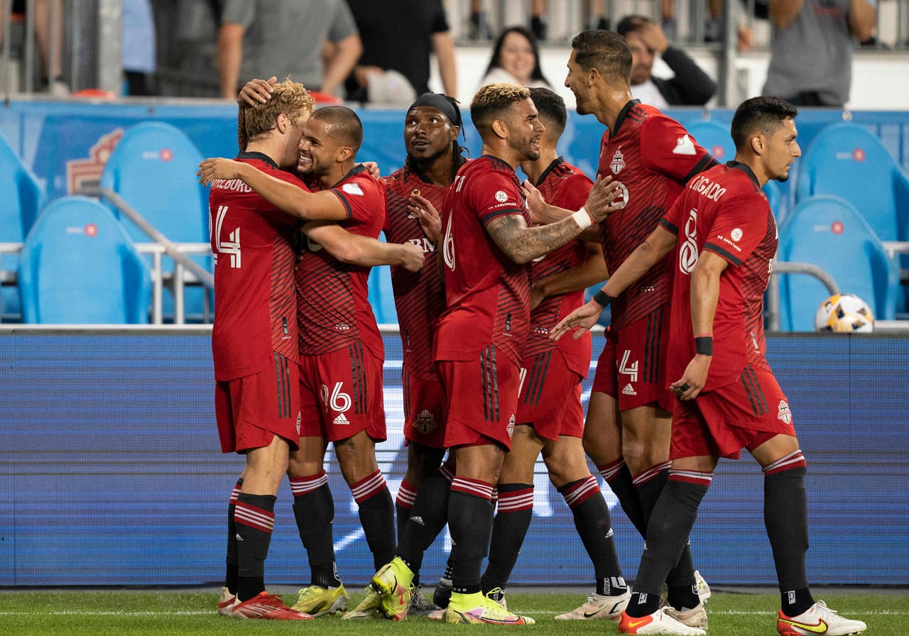 El equipo escarlata calmó las pretenciones del conjunto del estado de Tennessee.
<br>