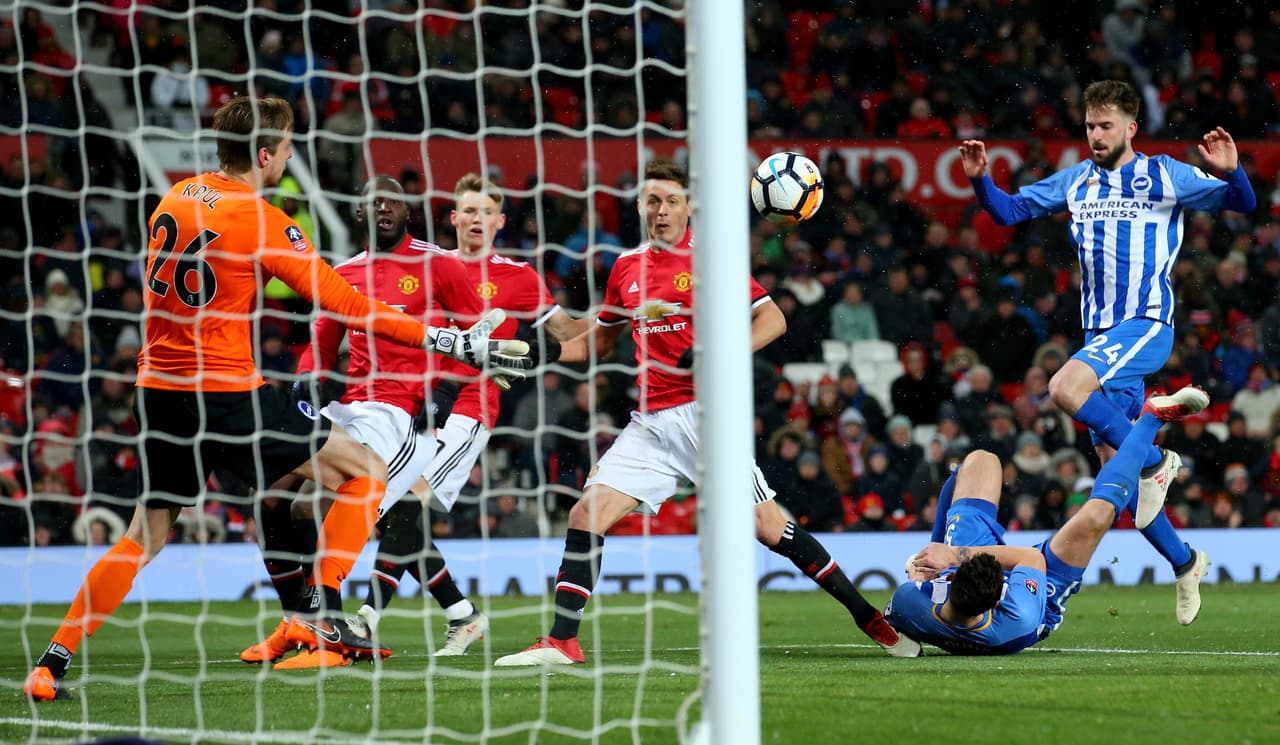 Un triunfo que revitaliza al United de 'Mou' que ahora debe pensar en su próximo duelo de la Premier League ante el Swansea para cuidar su segunda posición.