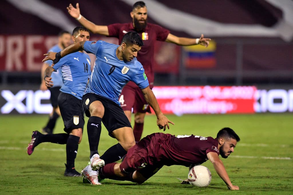 El gran ataque de Uruguay sigue sin carburar y los charrúas llegan a 270 minutos sin ver el gol luego de empatar 0-0 en su visita a Venezuela.