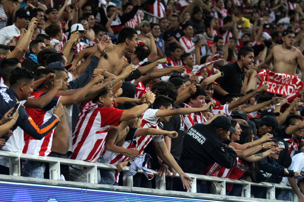 Al final, la afición de Chivas disfrutó de una victoria espectacular. El equipo juega muy bien y están en lo más alto de la tabla.