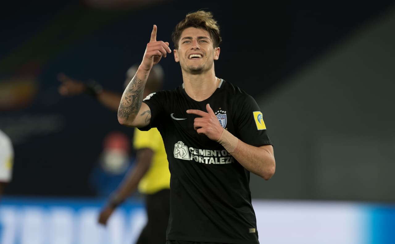 El tanto de Sagal fue la oportunidad de los mexicanos para respirar tranquilos y practicamente celebrar su triunfo en cancha.