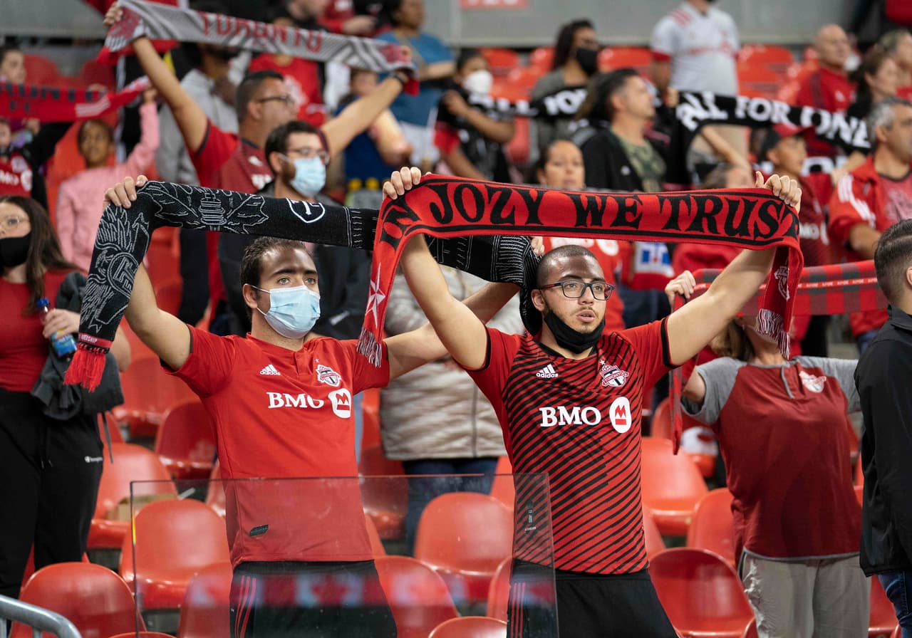 Y los aficionados lo celebraron en forma.
<br>