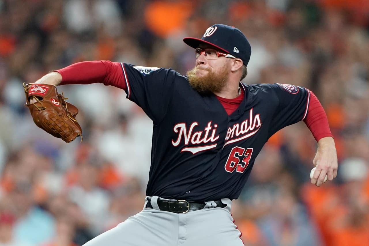 Los Houston Astros caen en el primer juego de la Serie Mundial 5-4 en el Minute Maid Park.