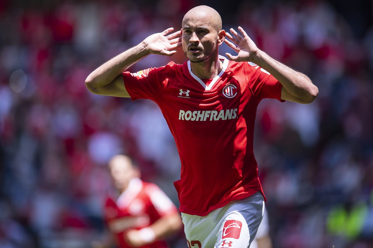 Toluca vino de atrás para vencer a los Xolos con goles de Carlos González, Jean Meneses y Camilo Sanvezzo.