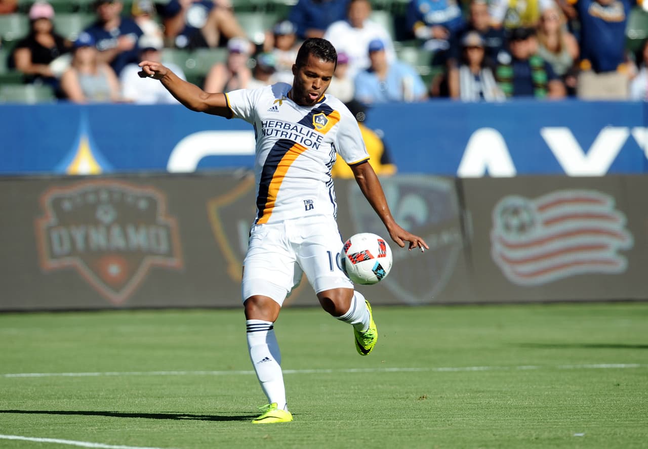 GIOVANI DOS SANTOS | Elegido como el MVP del LA Galaxy esta temporada, Giovani lideró a su equipo con 14 goles y 12 asistencias en 2016. Este año también marcó el regreso de Giovani a la selección mexicana, en donde llevó en ocasiones la banda de capitán.