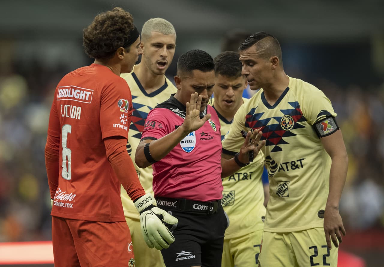 Guido Rodríguez lamentó arbitraje y VAR