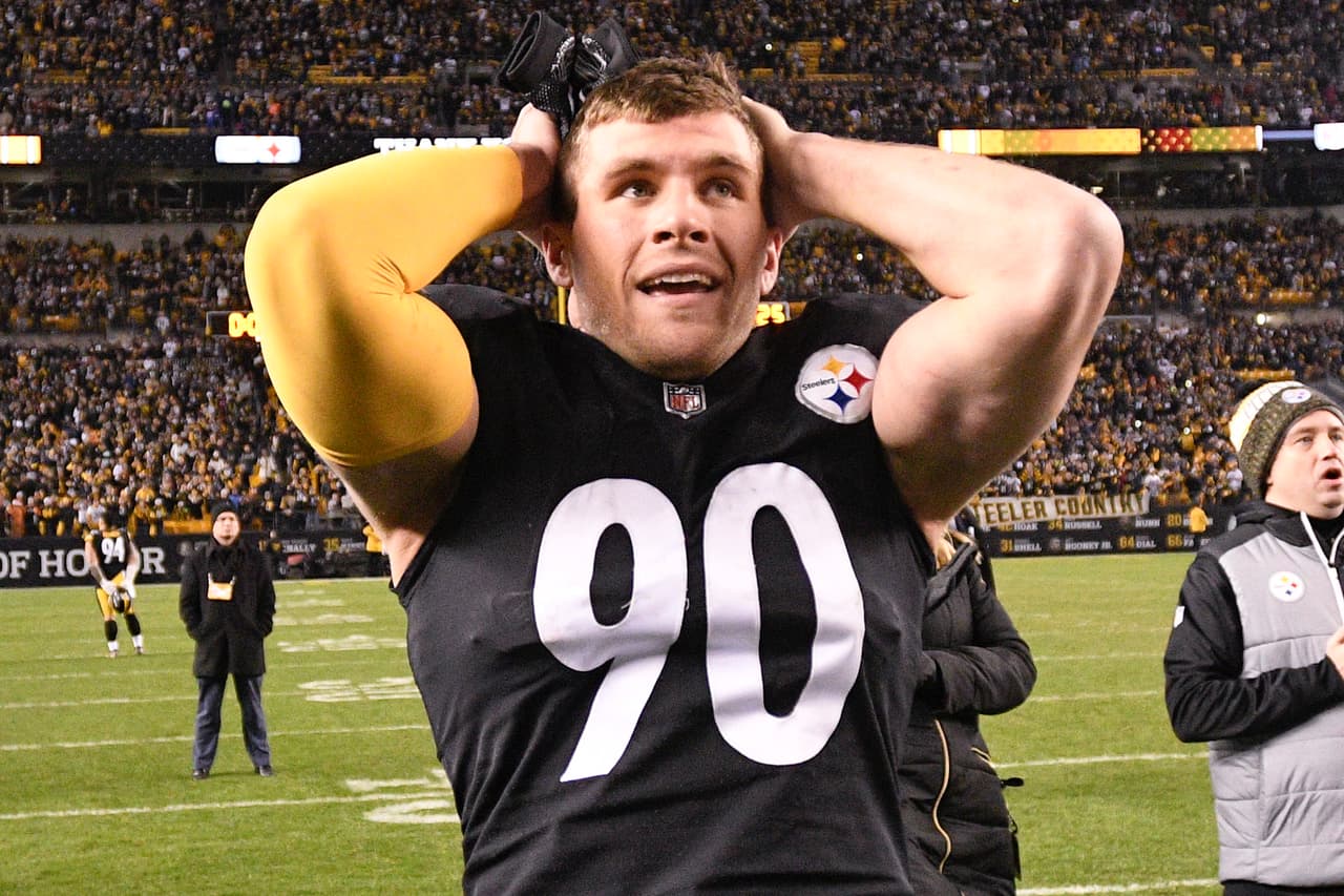 Trent Jordan salió de la Universidad de Wisconsin y desde 2017 ha jugado para los Pittsburgh Steelers. Jugó el Pro Bowl de 2018 y repitió la siguiente edición.