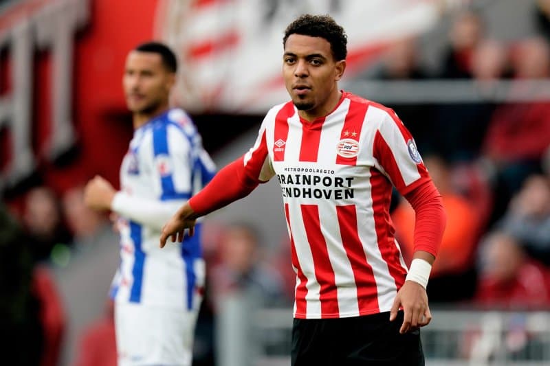 PSV obtiene tres puntos importantes gracias al doblete que Steven Berwijn anotó durante el partido contra el Heerenveen. El mexicano Erick Gutierrez no tuvo participación en este partido.