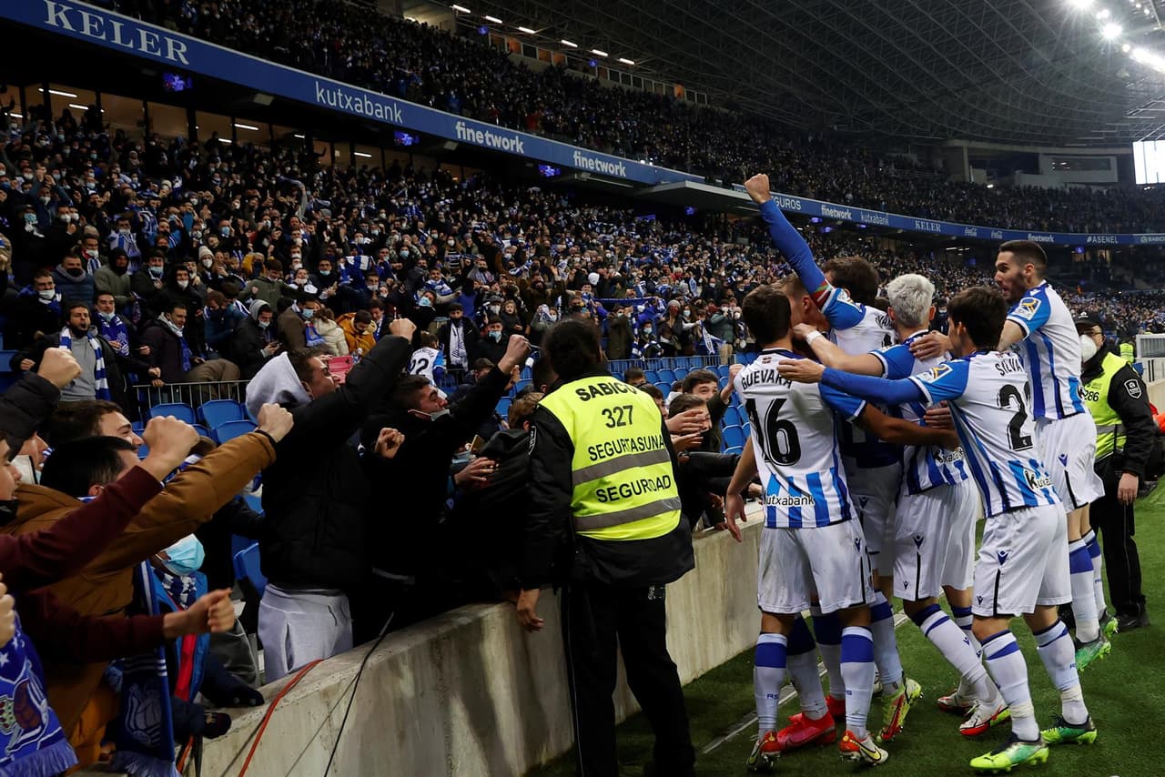 La Real Sociedad deja fuera de la Copa del Rey al Atlético de Madrid con dos goles, cortesía de Adnan Januzaj (33') y Alexander Sorloth (47'), consiguiendo su pase a Cuartos de Final. Héctor Herrera salió como titular a la cancha.