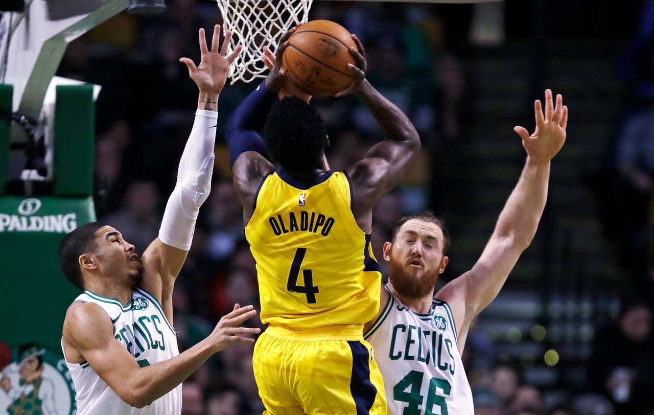 Victor Oladipo contabilizó 35 puntos y levantó a Indiana Pacers tras desperdiciar una ventaja de 26 puntos para vencer 97-91 a los Celtics.
<br>
