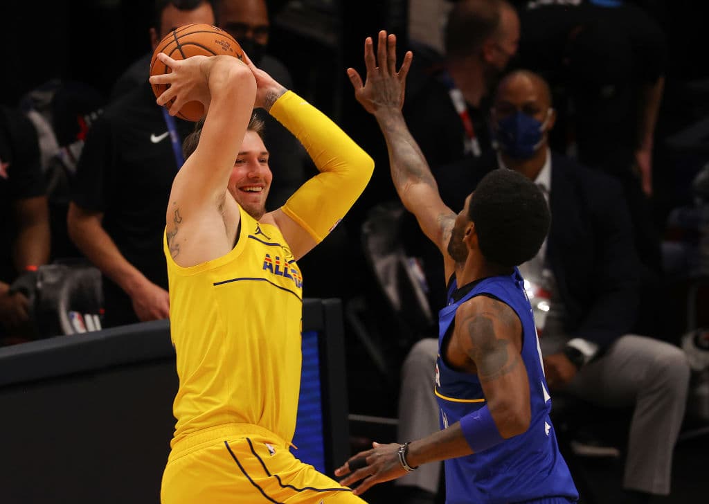 Giannis Antetokounmpo y Damien Lillard llevan al Team LeBron de la mano para vencer 170-150 a los del Team Durant.