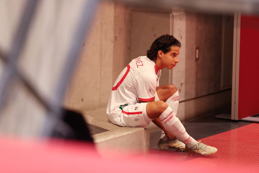 Piden jugadores del Betis a Diego Lainez como titular en el Tri