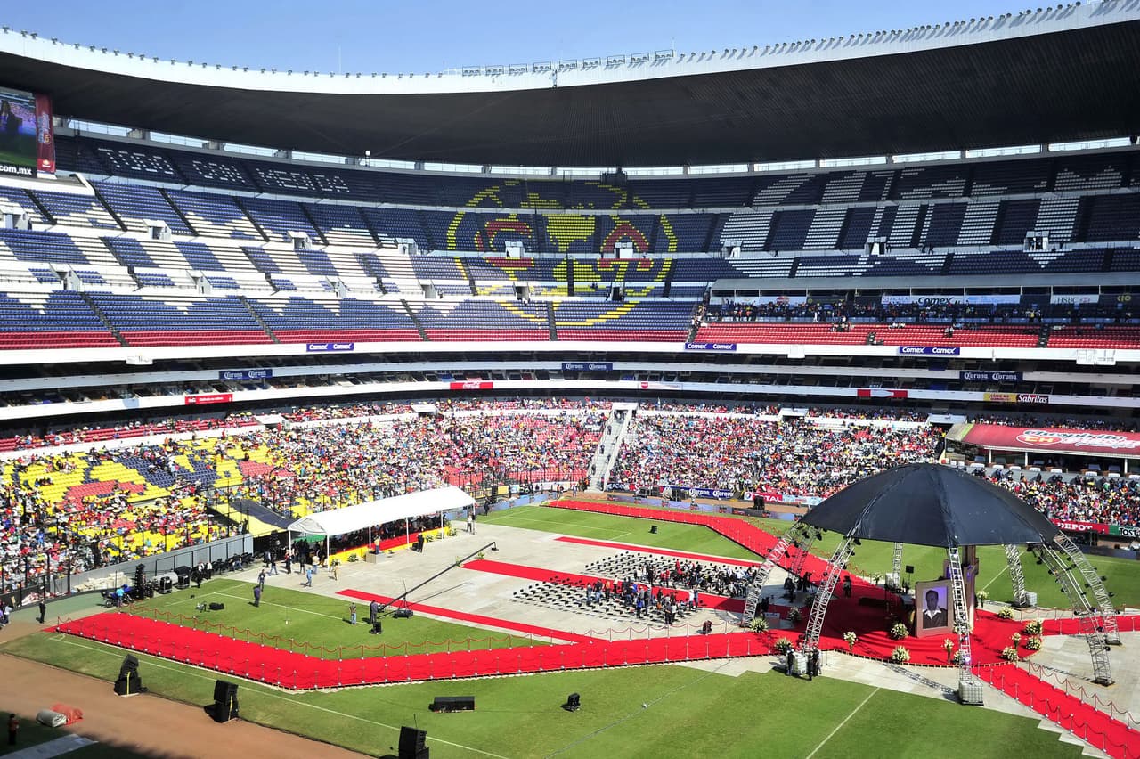 Por eso, el Estadio Azteca fue el sitio en el que se le rindió homenaje tras su fallecimiento el 30 de noviembre de 2014.