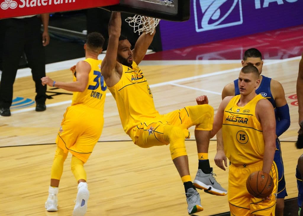 Giannis Antetokounmpo y Damien Lillard llevan al Team LeBron de la mano para vencer 170-150 a los del Team Durant.