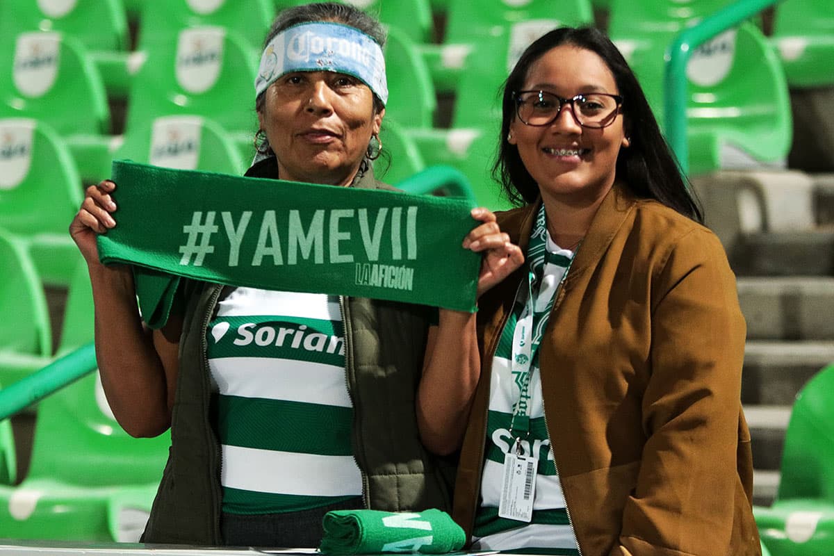 Torreón, Coahuila, 1 de diciembre de 2018. Aficion de Santos, durante el partido de vuelta de los Cuartos de Final torneo Apertura 2018 de la Liga Bancomer MX, entre Santos Laguna y los Rayados del Monterrey, celebrado en el estadio Corona. Foto: Imago7/Erick Saavedra