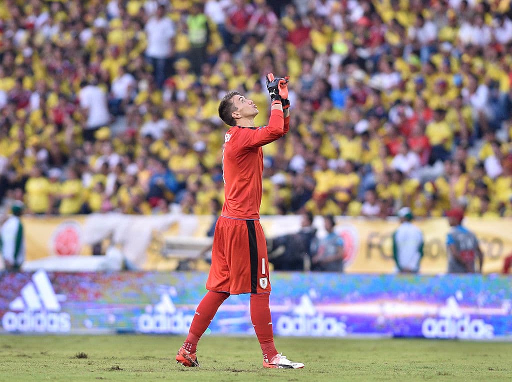 El arquero titular indiscutible, Fernando Muslera, quien milita en el Galatasaray de Turquía, estará disputando su tercera Copa del Mundo en Rusia 2018 bajo el mandato de Óscar Tabárez como técnico.