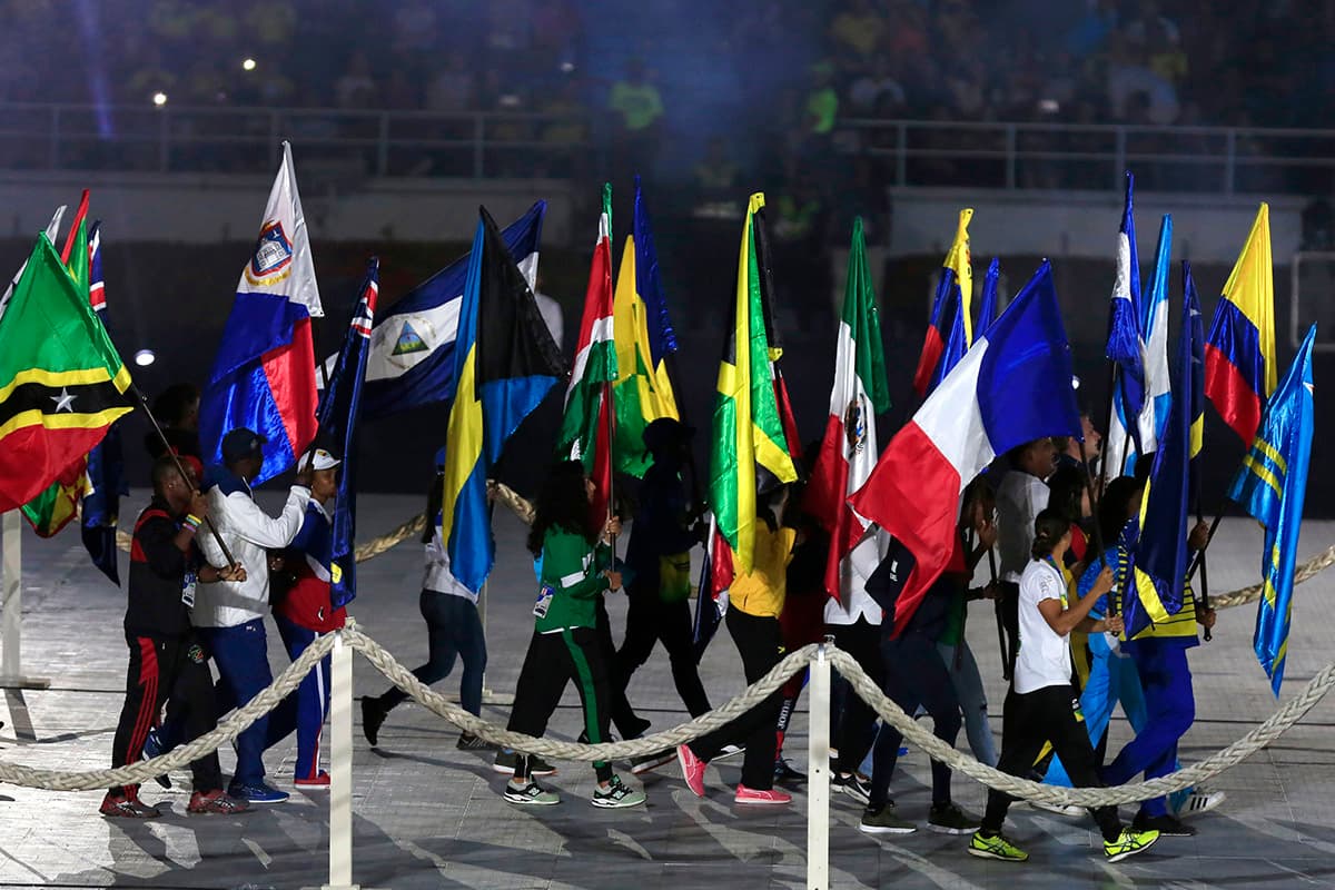 En total participaron 5854 atletas provenientes de 37 países, siendo México el campeón con 131 medallas de oro, 117 de plata y 88 de bronce para un total de 336.