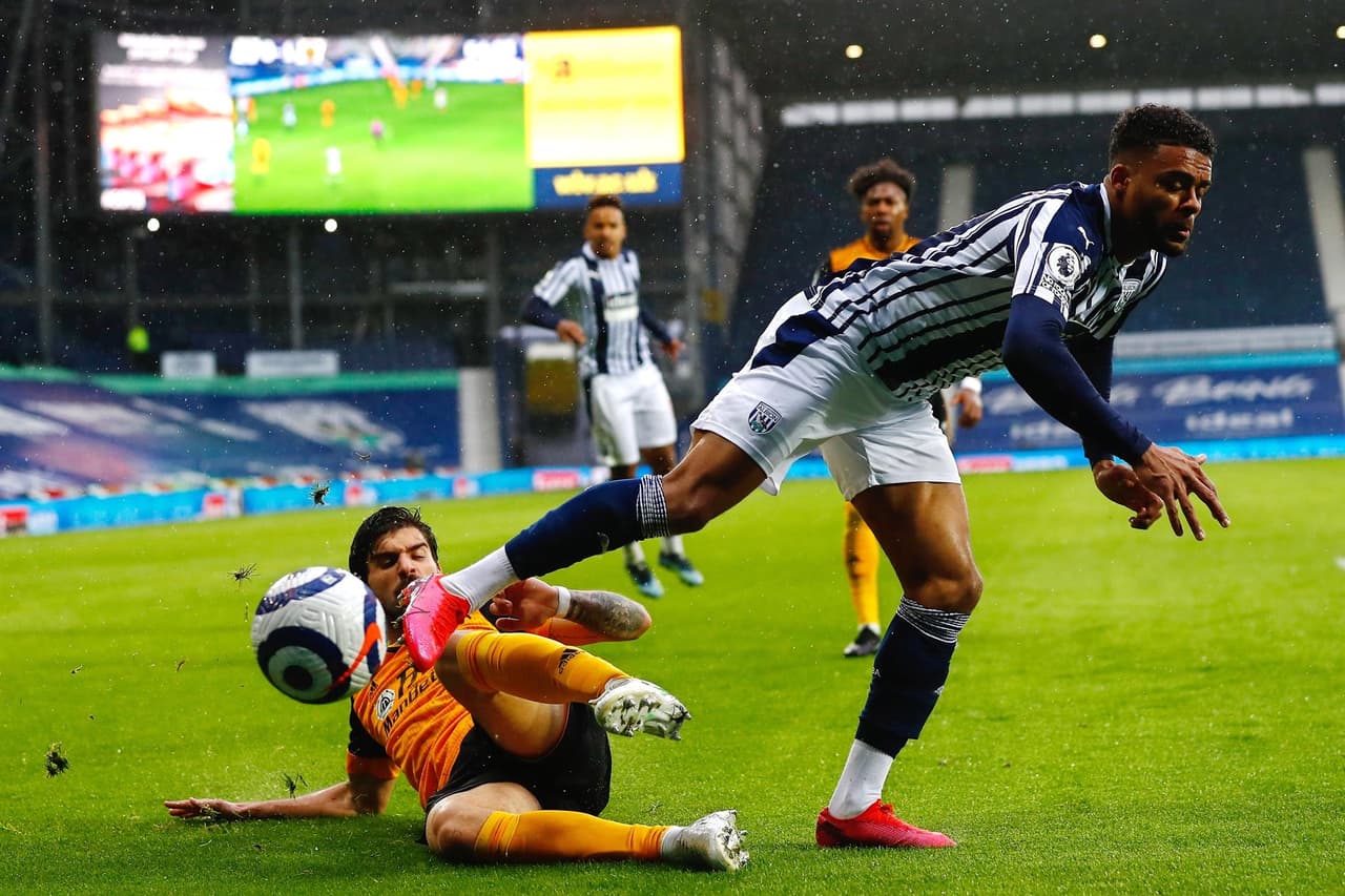 Wolverhampton se lleva sólo un punto tras empatar 1-1 con West Bromwich Albion en su visita durante la Jornada 34 en la Premier League. Fabio Silva le daba la victoria a los Wolves al minuto 46, pero Mbaye Diagne le daba el gol del empate a los locales. El mexicano Raúl Jiménez aún no ha sido convocado.