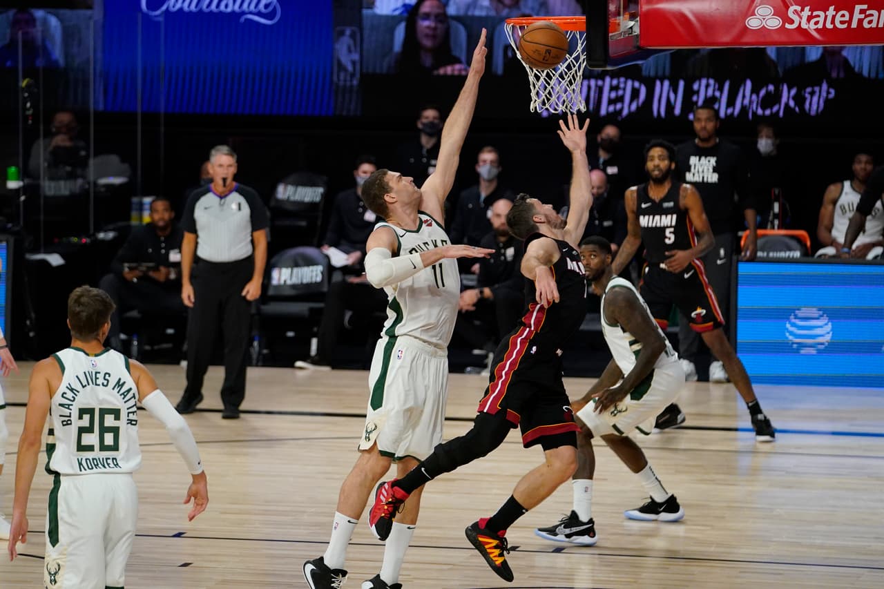 En la semifinal de conferencia, consiguieron su tercer triunfo consecutivo con un marcador de 115-100. Los de Miami podrían liquidar la serie en el cuarto enfrentamiento que sucederá el domingo por la tarde.